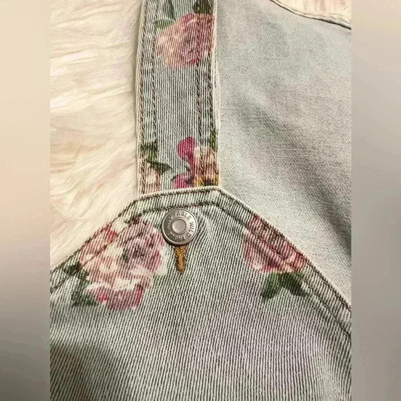 Wild Fable- Women’s Cropped Denim Vest- Floral, 90’s, - Picture 4 of 9